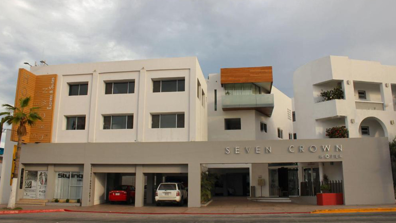 Transportación a Seven Crown Express and Suites